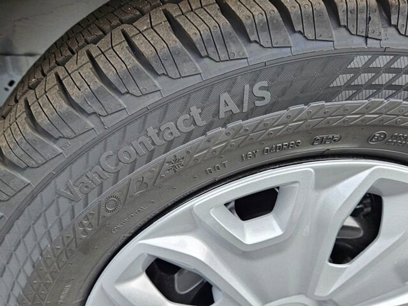 New 2026 Ford Transit 350 XLT image 17