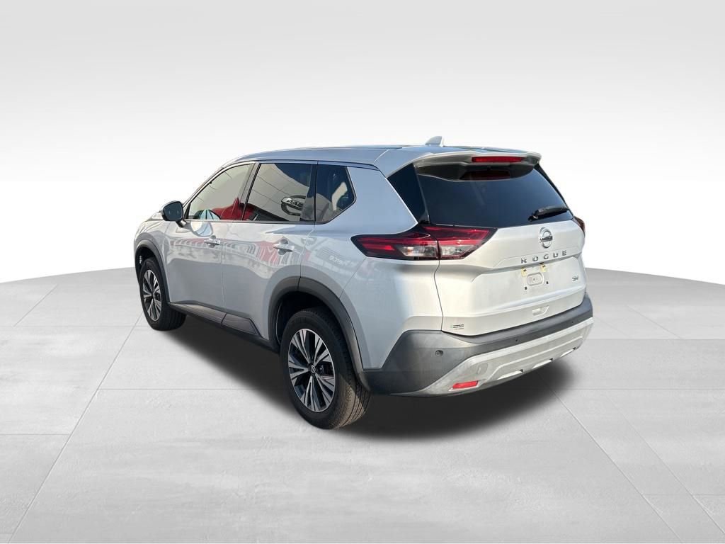 Used 2021 Nissan Rogue SV FWD image 3