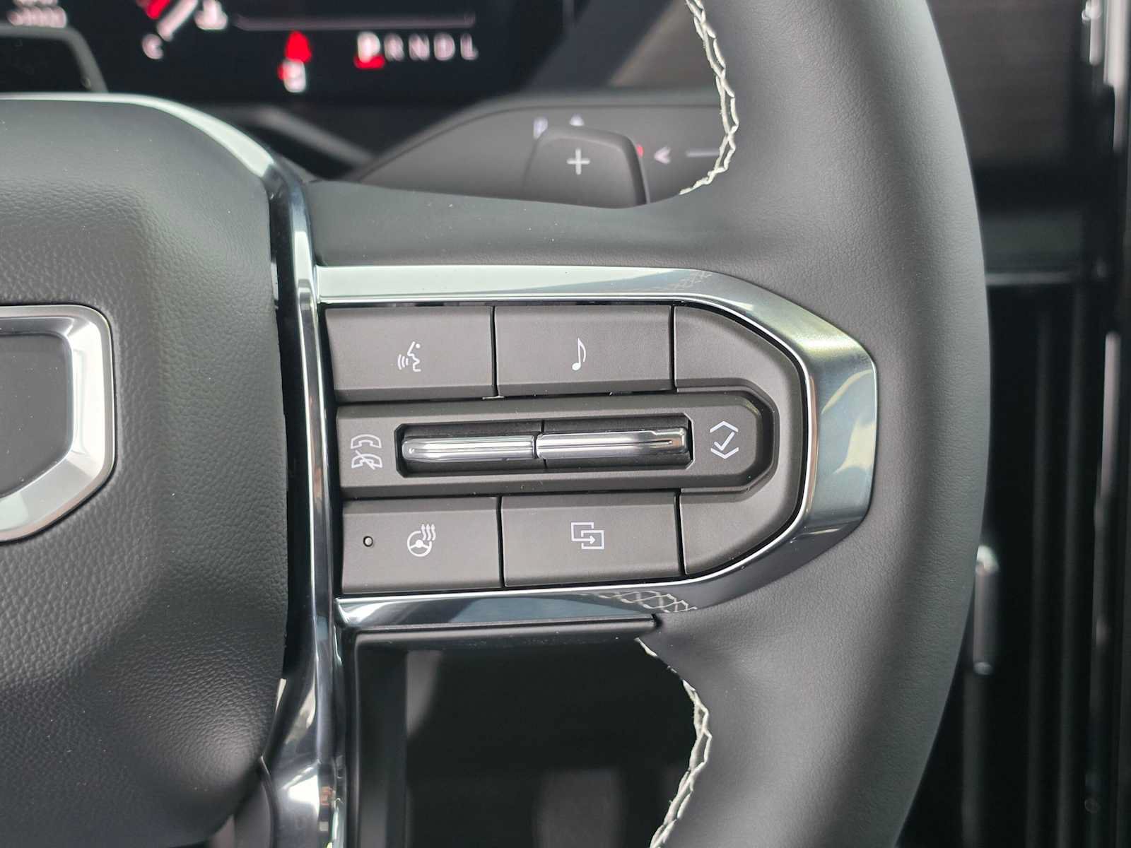 New 2027 GMC Acadia Denali w/ LPO, Black Badging Package FWD image 31