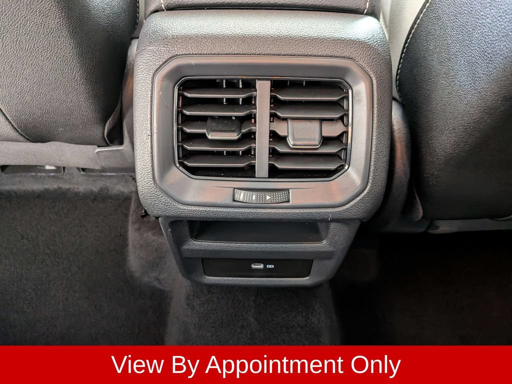 Used 2025 Volkswagen Taos SE AWD/4WD image 27