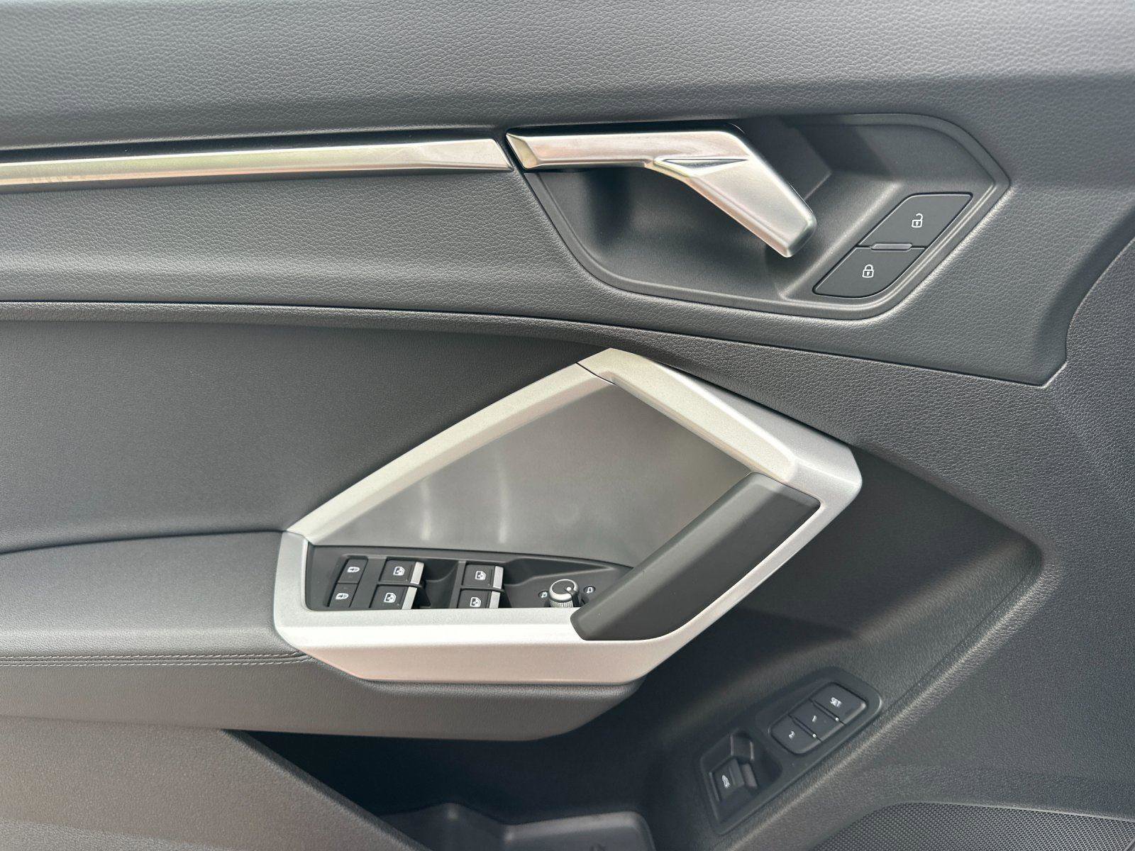 Certified 2025 Audi Q3 2.0T Premium w/ Convenience Package image 11