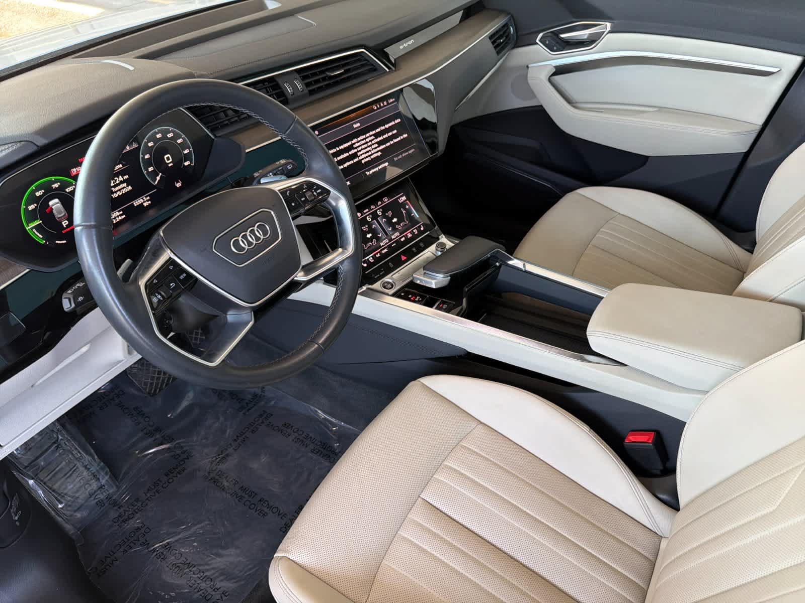 Used 2024 Audi Q8 e-tron Premium Plus w/ Premium Plus Package AWD/4WD image 11