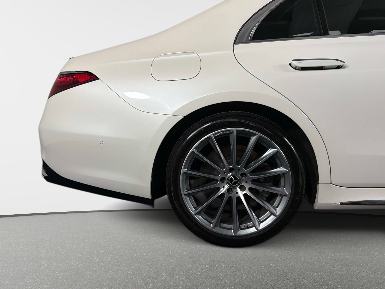 Used 2023 Mercedes-Benz S 500 4MATIC w/ AMG Line image 6