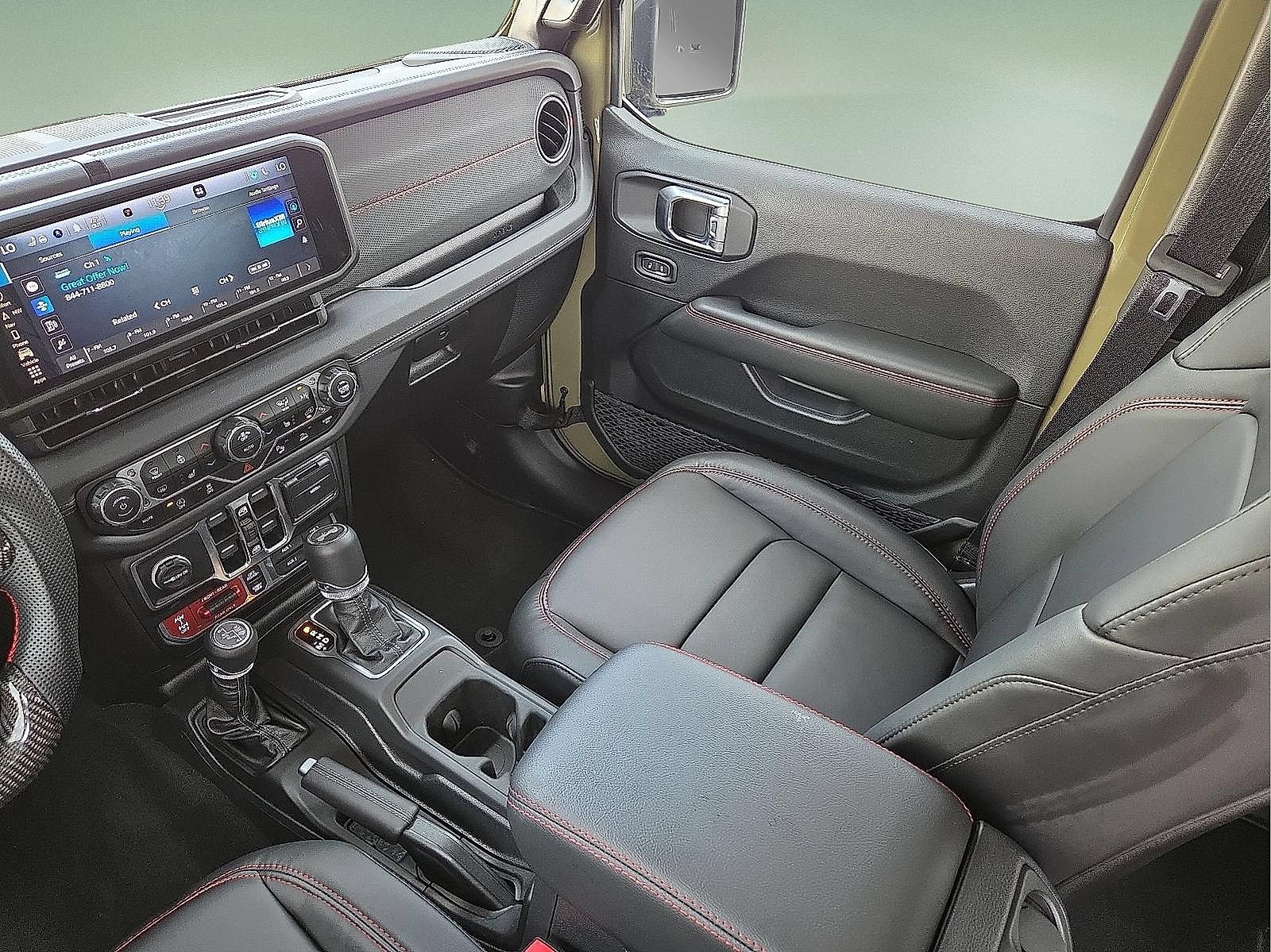 Used 2025 Jeep Wrangler Unlimited Rubicon AWD/4WD image 9