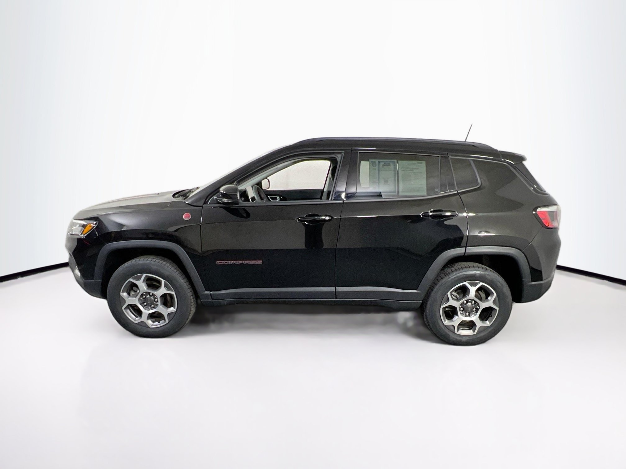 Used 2022 Jeep Compass Trailhawk AWD/4WD image 8