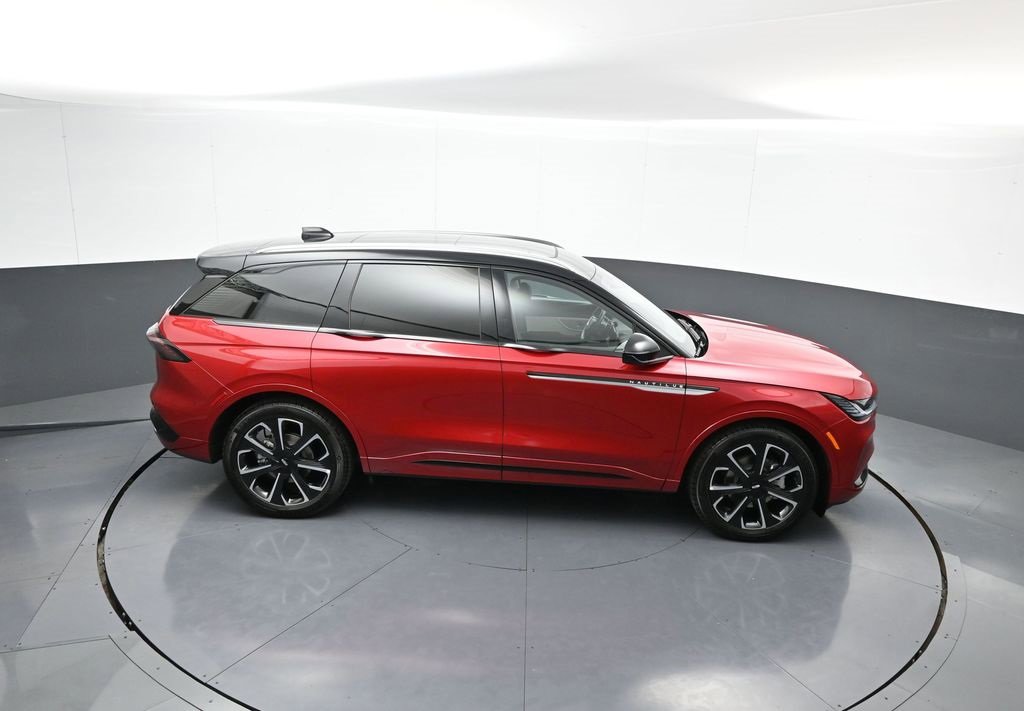 Used 2025 Lincoln Nautilus Reserve image 40