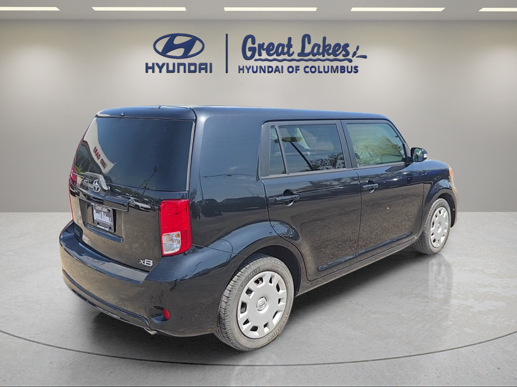 Used 2015 Scion xB FWD image 5