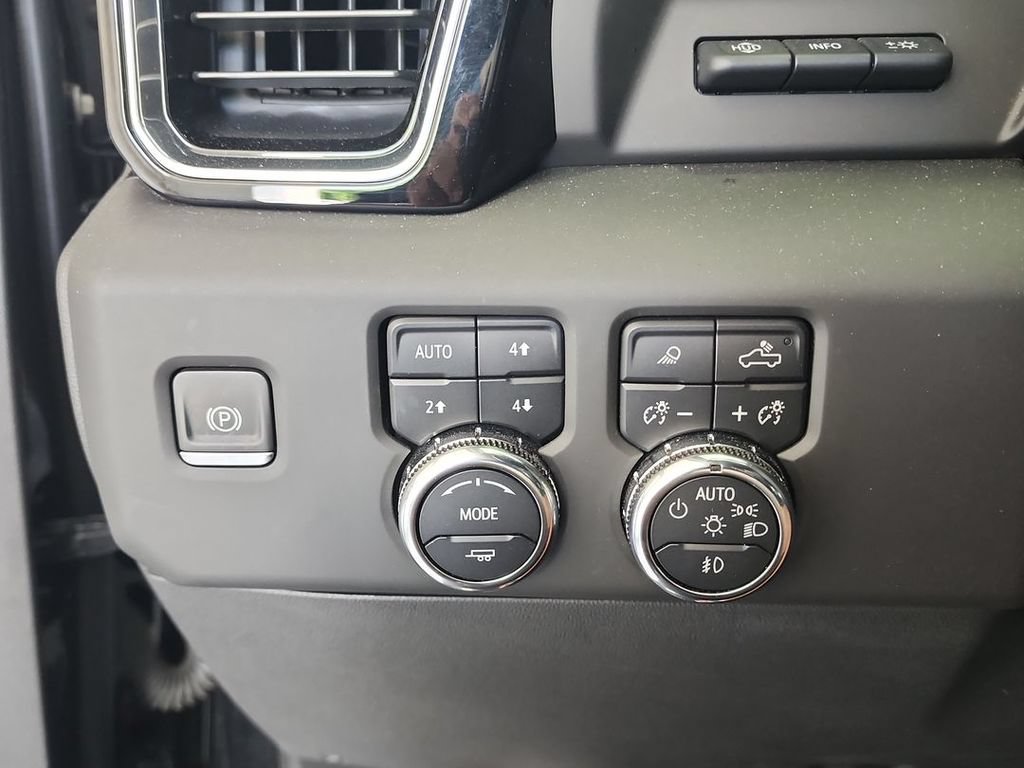 Certified 2024 GMC Sierra 3500 Denali w/ Denali Reserve Package AWD/4WD image 18