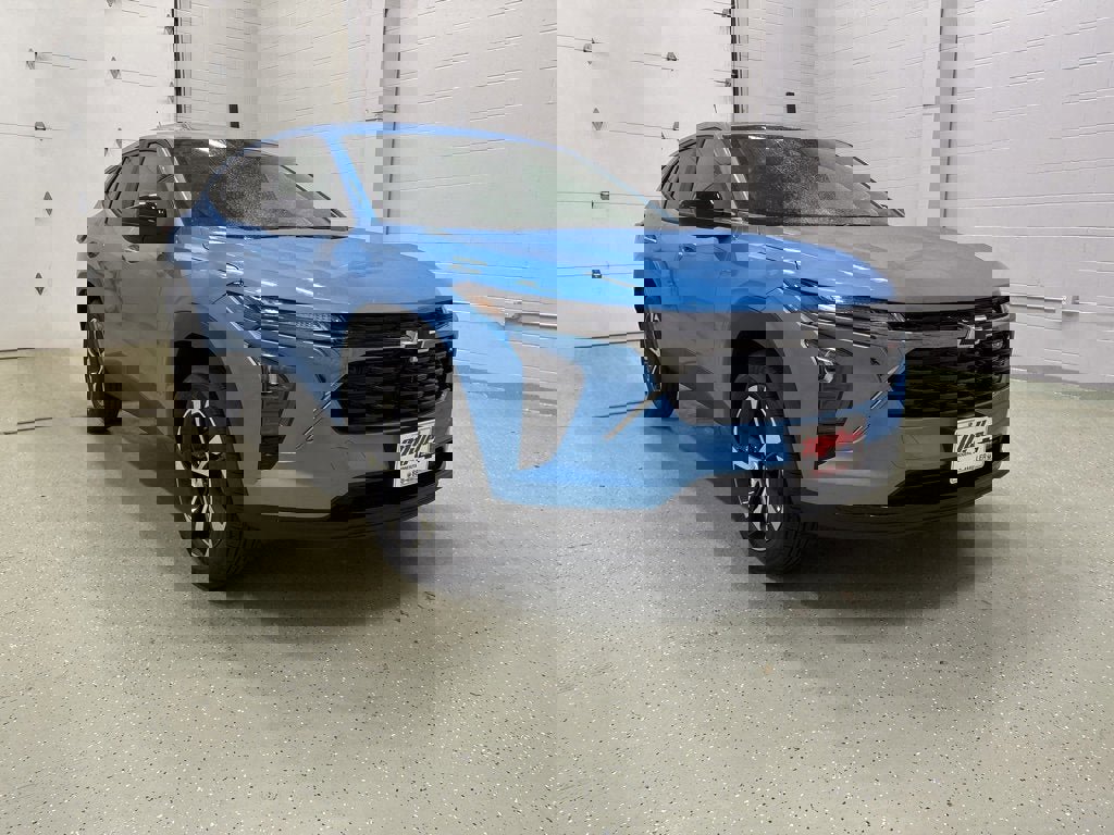 New 2026 Chevrolet Trax RS w/ Driver Confidence Package image 2