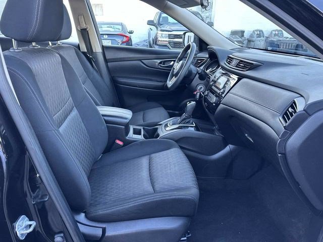 Used 2017 Nissan Rogue S image 9