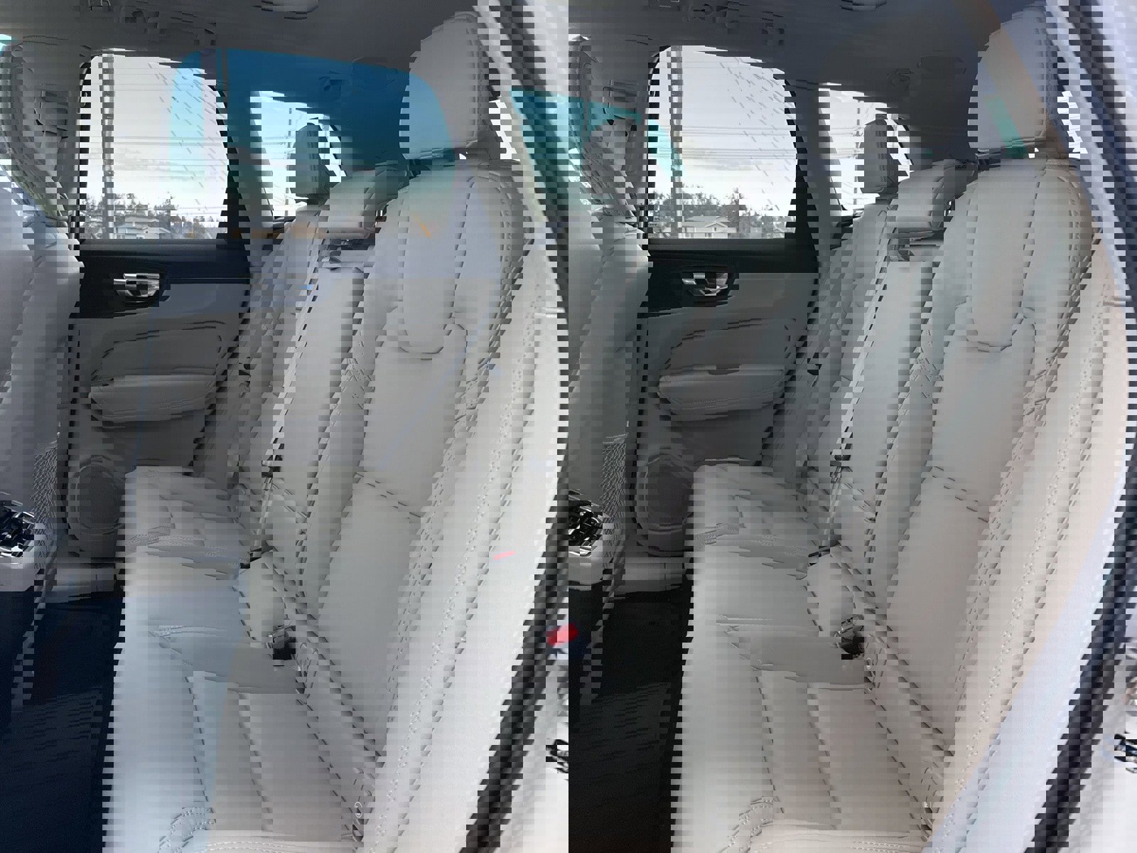 New 2026 Volvo XC60 B5 Ultra w/ Protection Package Premier image 11