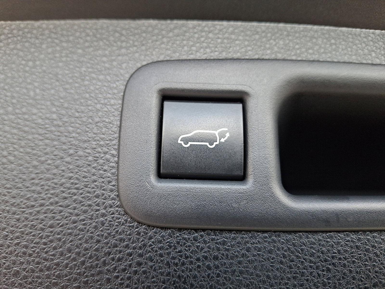 Used 2022 Toyota Highlander XSE image 33