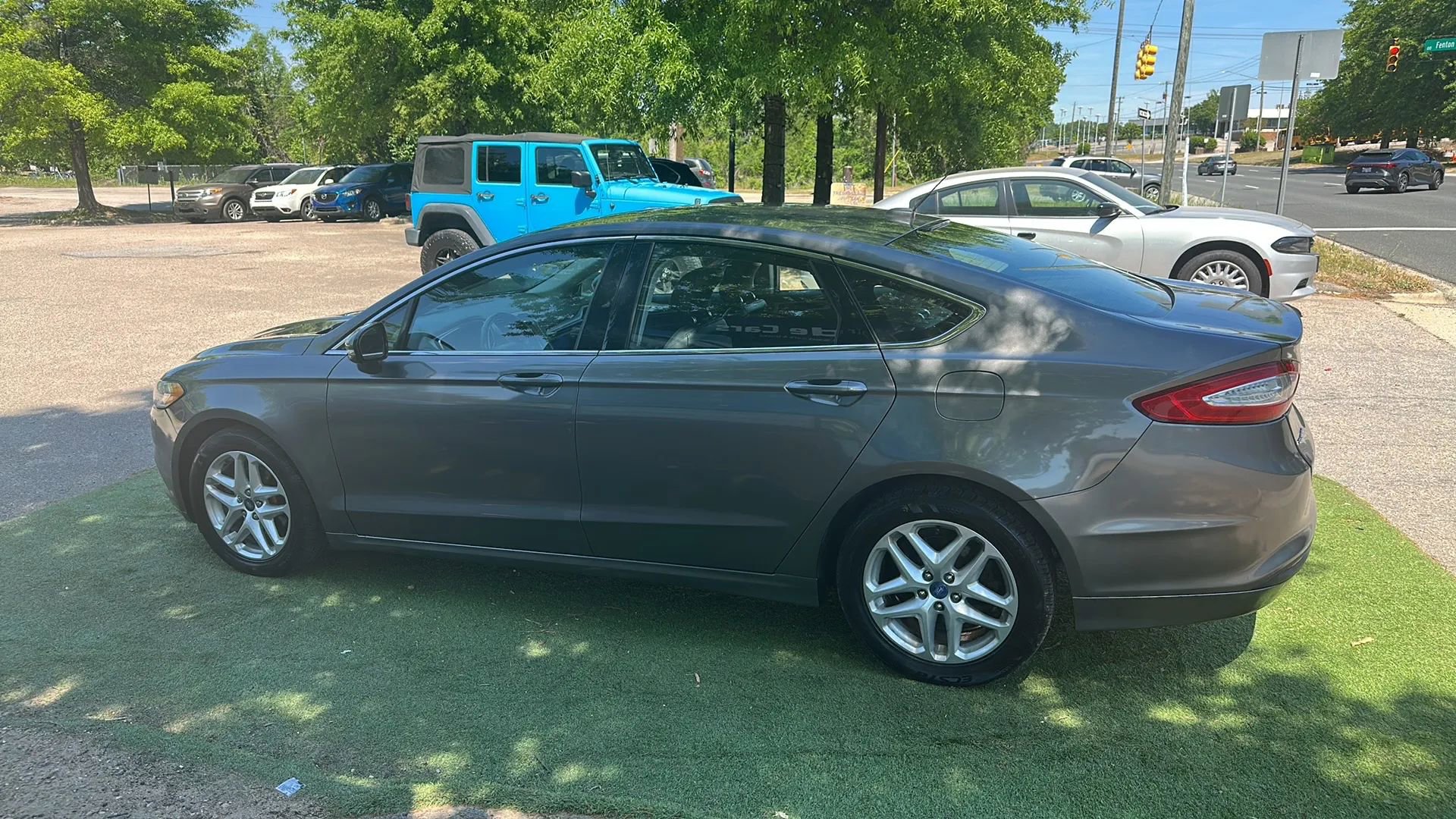 Used 2013 Ford Fusion SE FWD image 5