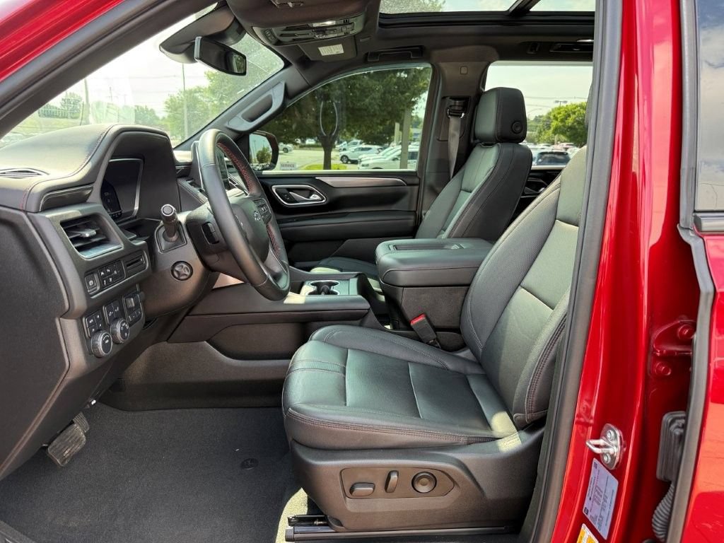Used 2023 Chevrolet Tahoe RST w/ Luxury Package AWD/4WD image 13
