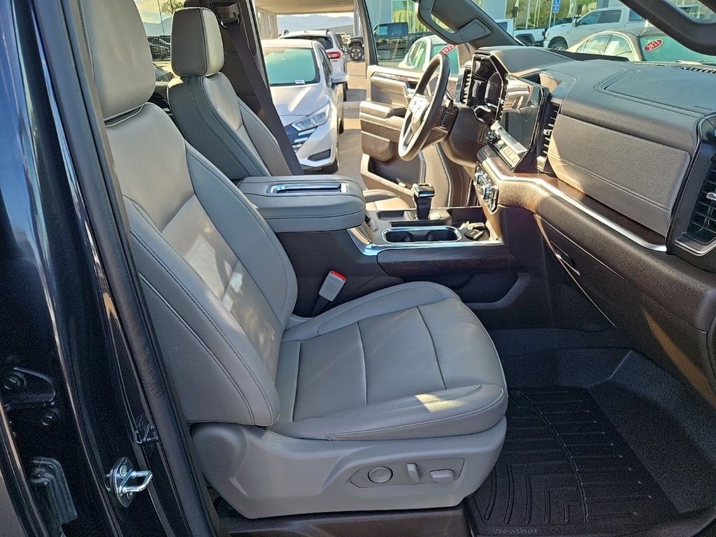 Used 2022 GMC Sierra 1500 SLT w/ SLT Convenience Package image 28