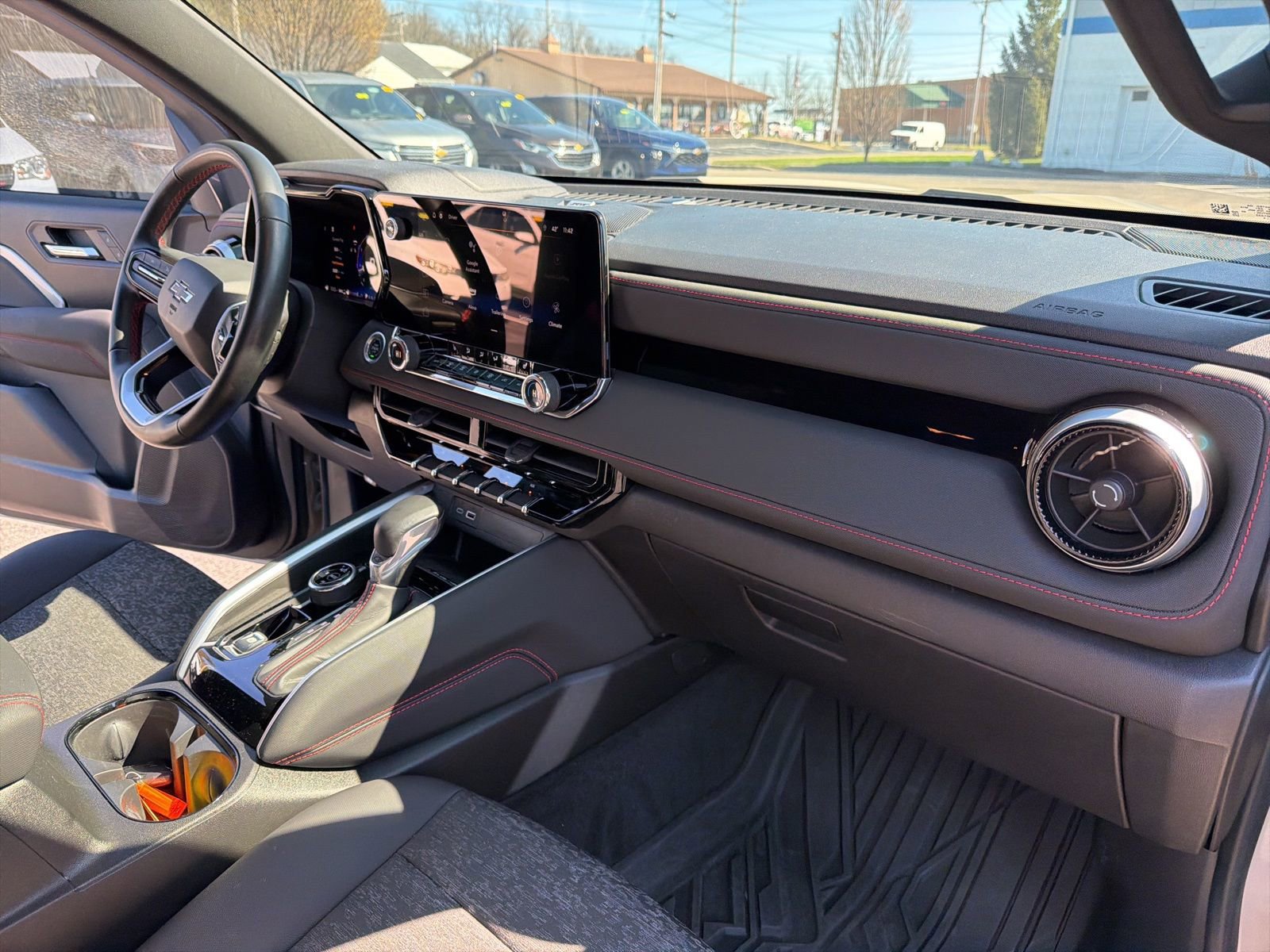 Used 2024 Chevrolet Colorado Z71 w/ LPO, Dark Essentials Package image 28