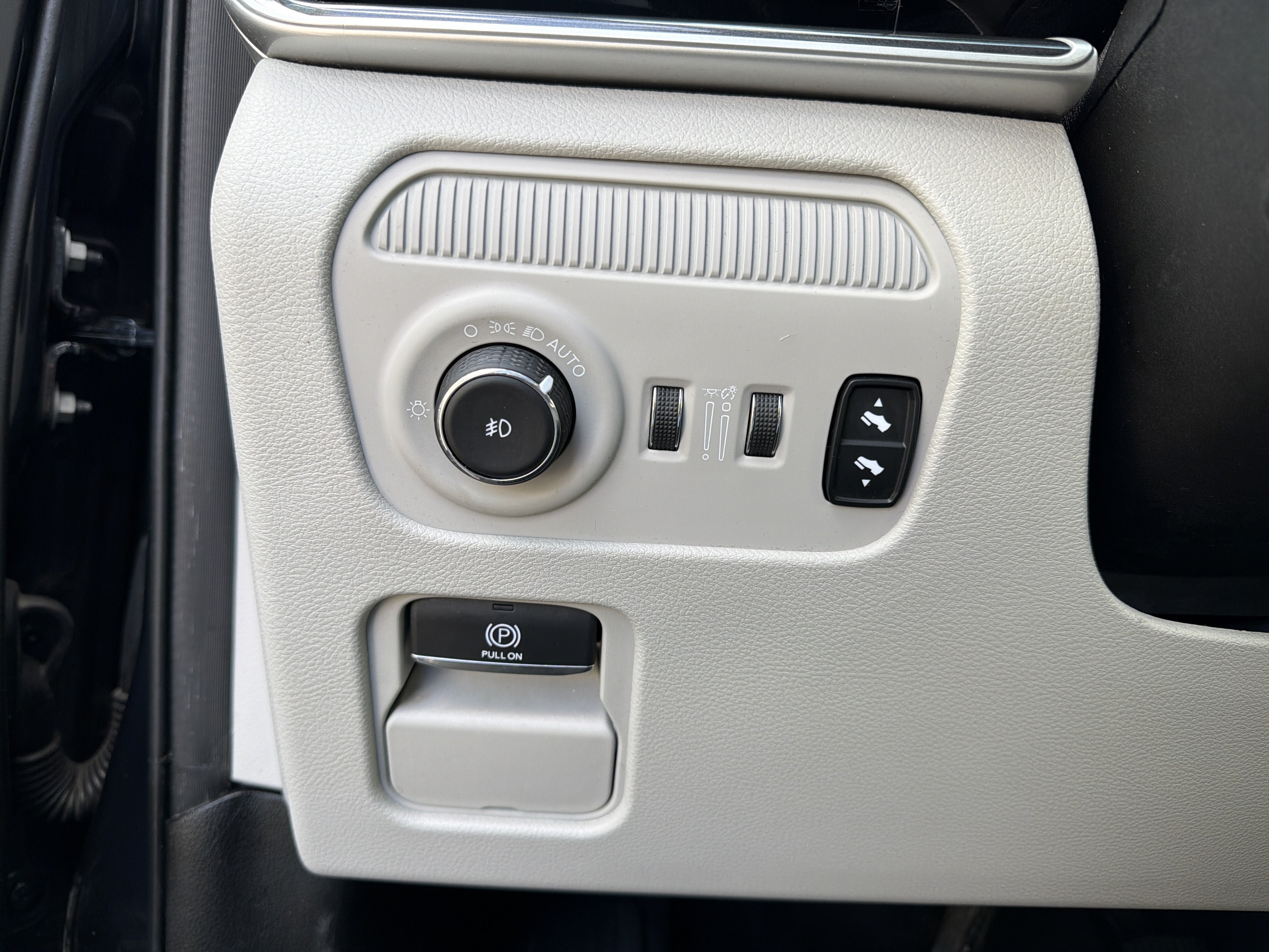Used 2022 Jeep Wagoneer Series I AWD/4WD image 16