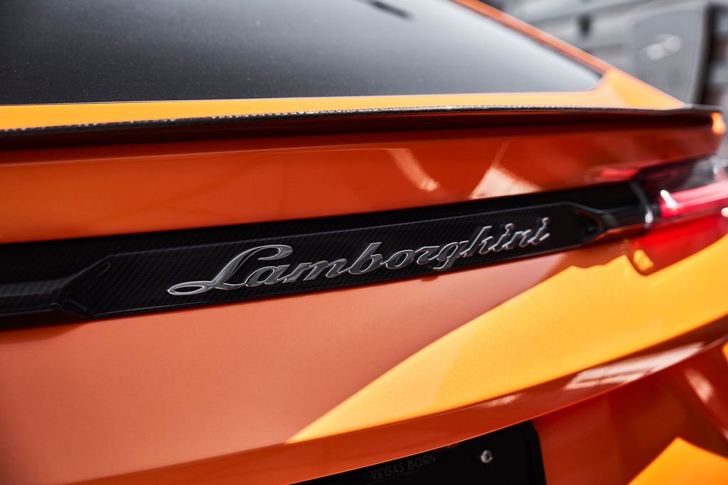 Used 2022 Lamborghini Urus AWD/4WD image 13