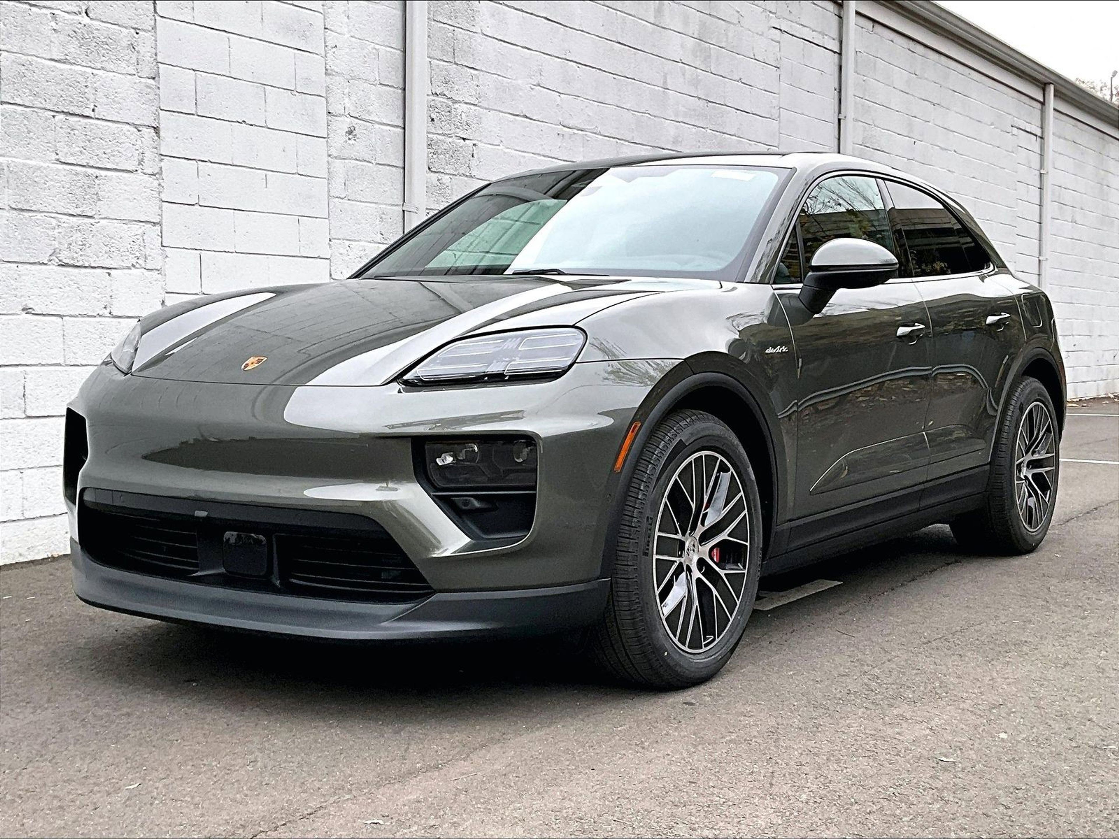 New 2025 Porsche Macan 4S Electric
