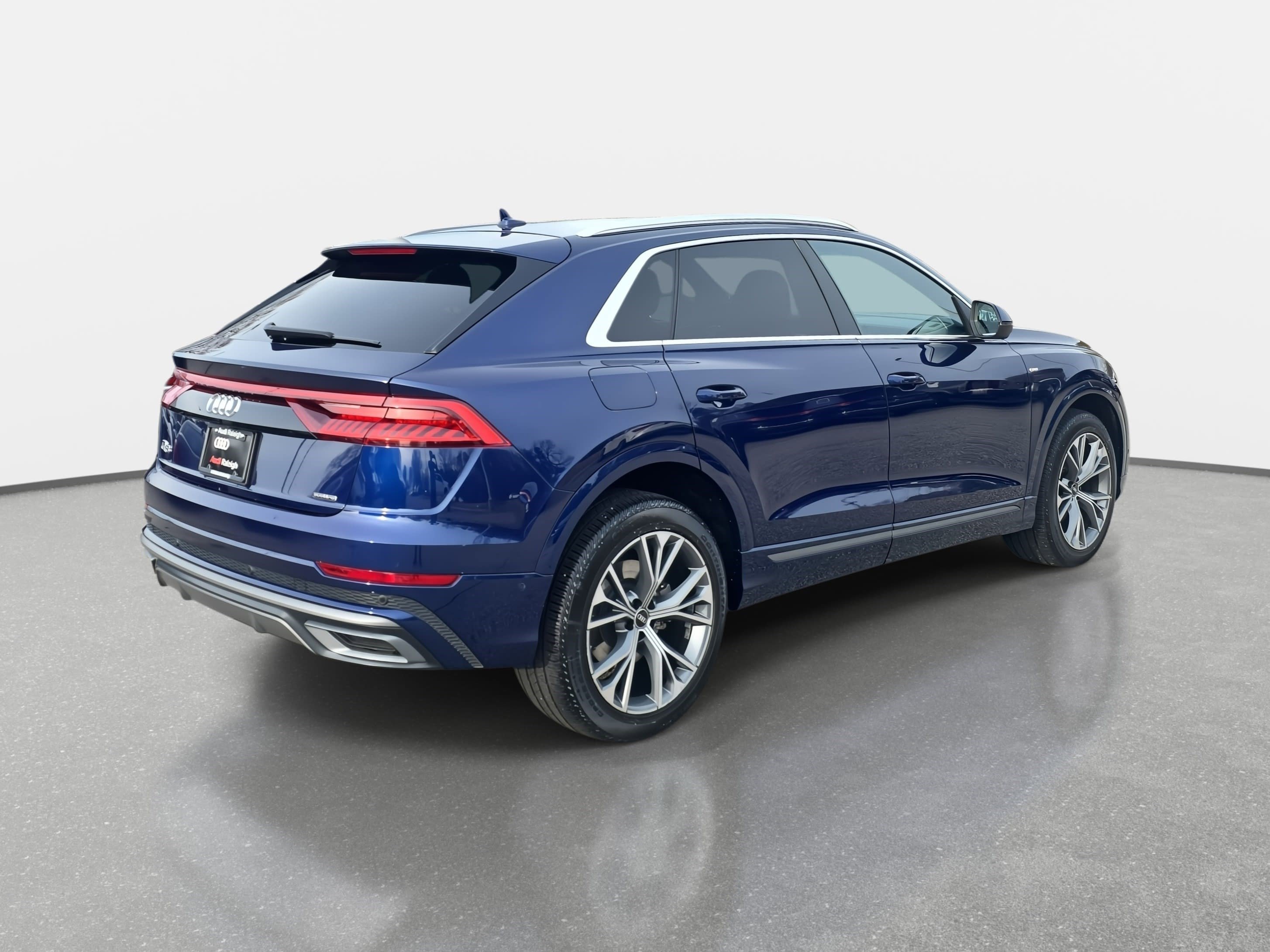 Used 2022 Audi Q8 Premium Plus image 5