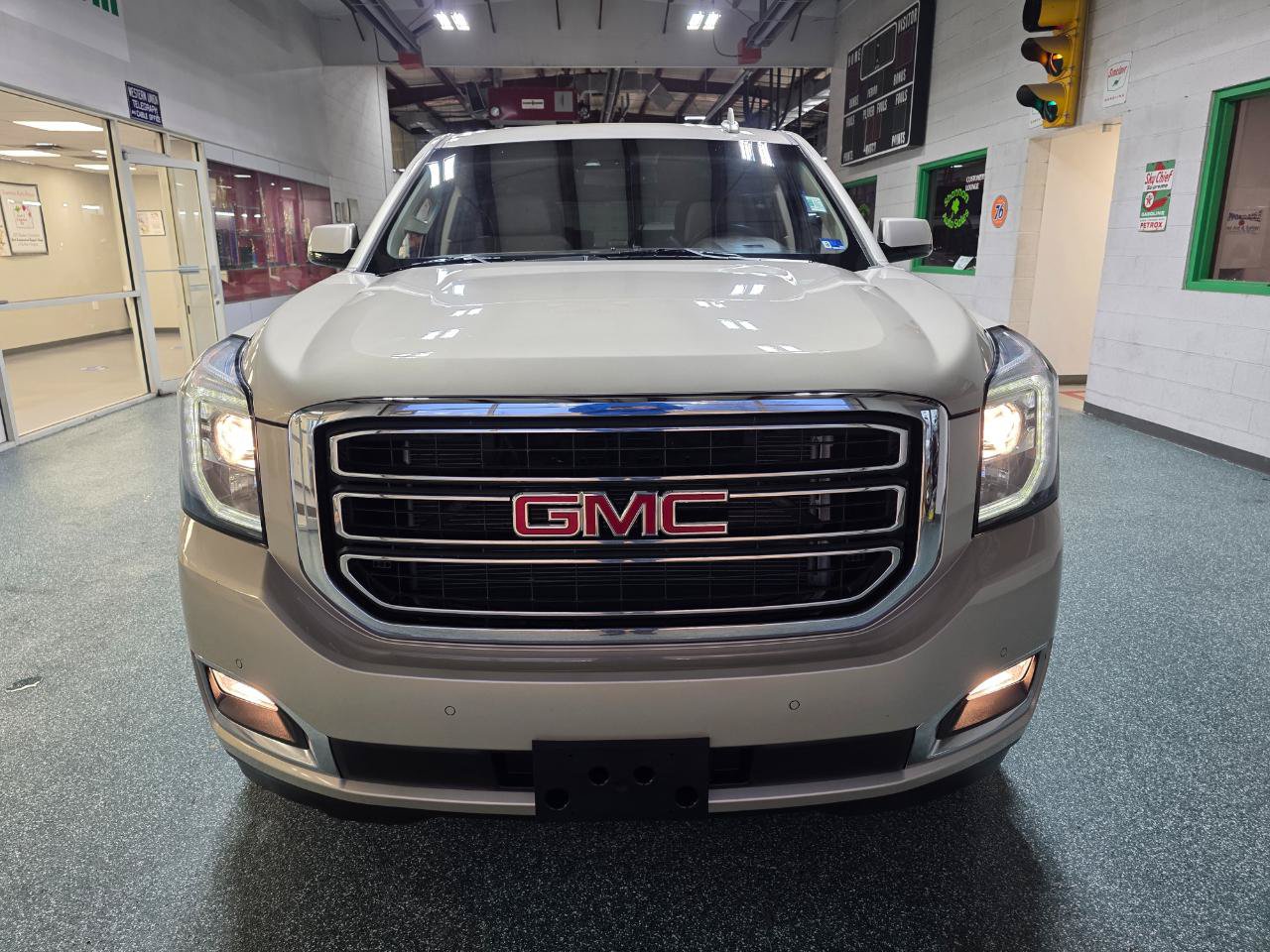 Used 2016 GMC Yukon SLT w/ Open Road Package image 3