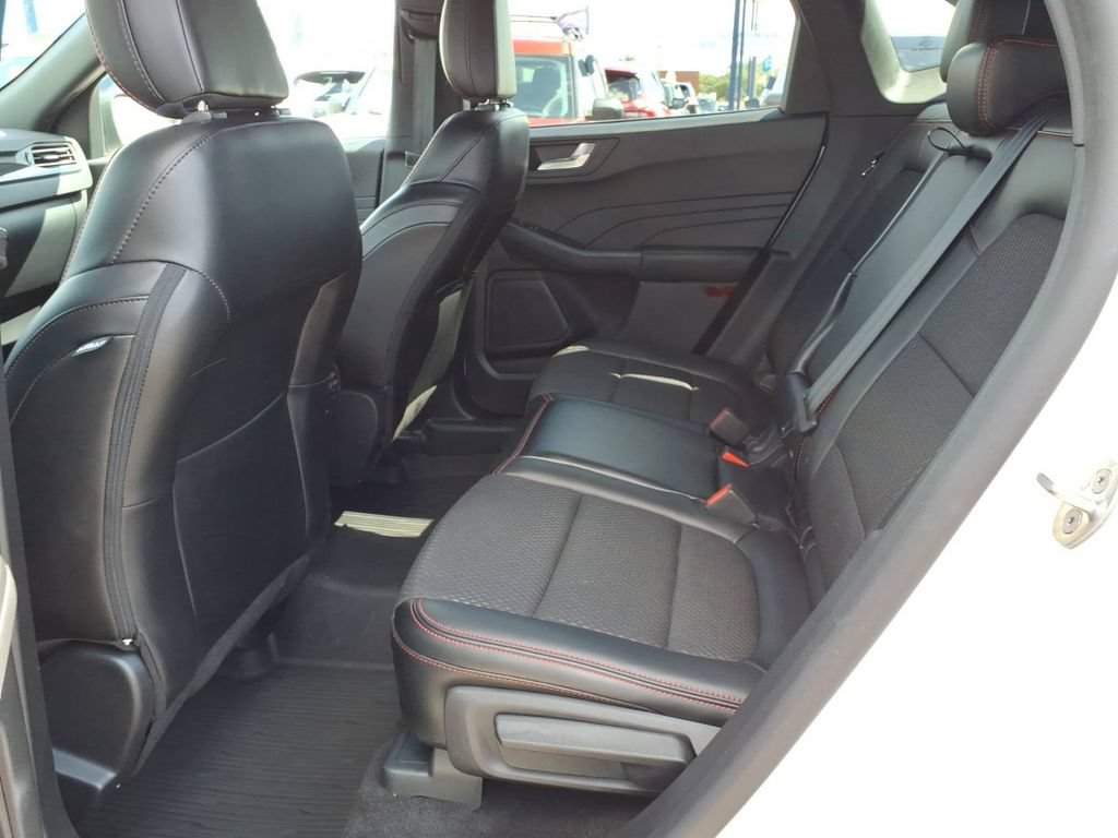 Certified 2024 Ford Escape ST-Line w/ Tech Pack #1 AWD/4WD image 11