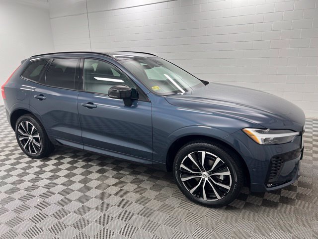 Certified 2023 Volvo XC60 B5 Plus w/ Climate Package AWD/4WD image 4
