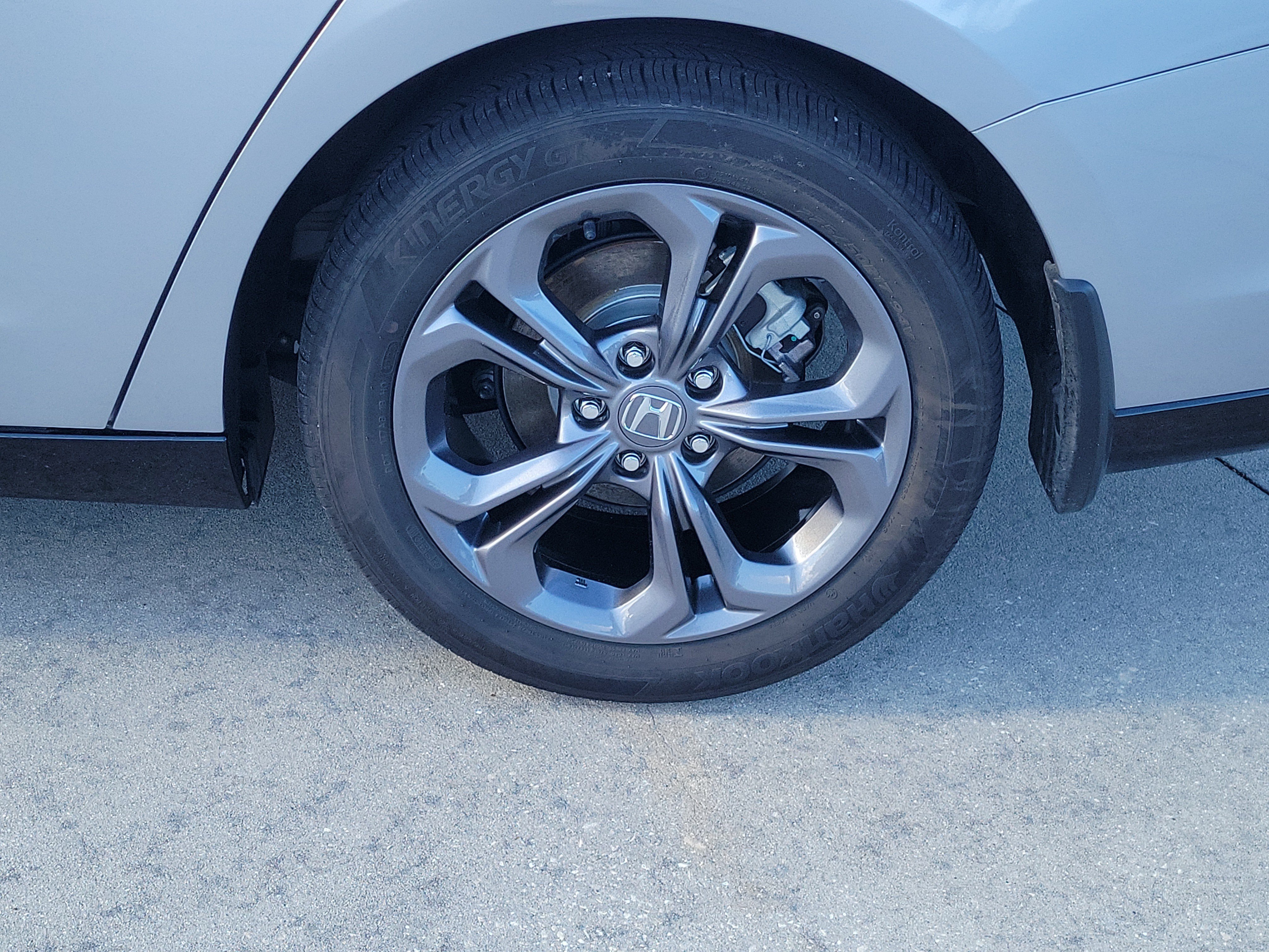 Used 2024 Honda Accord EX-L image 3