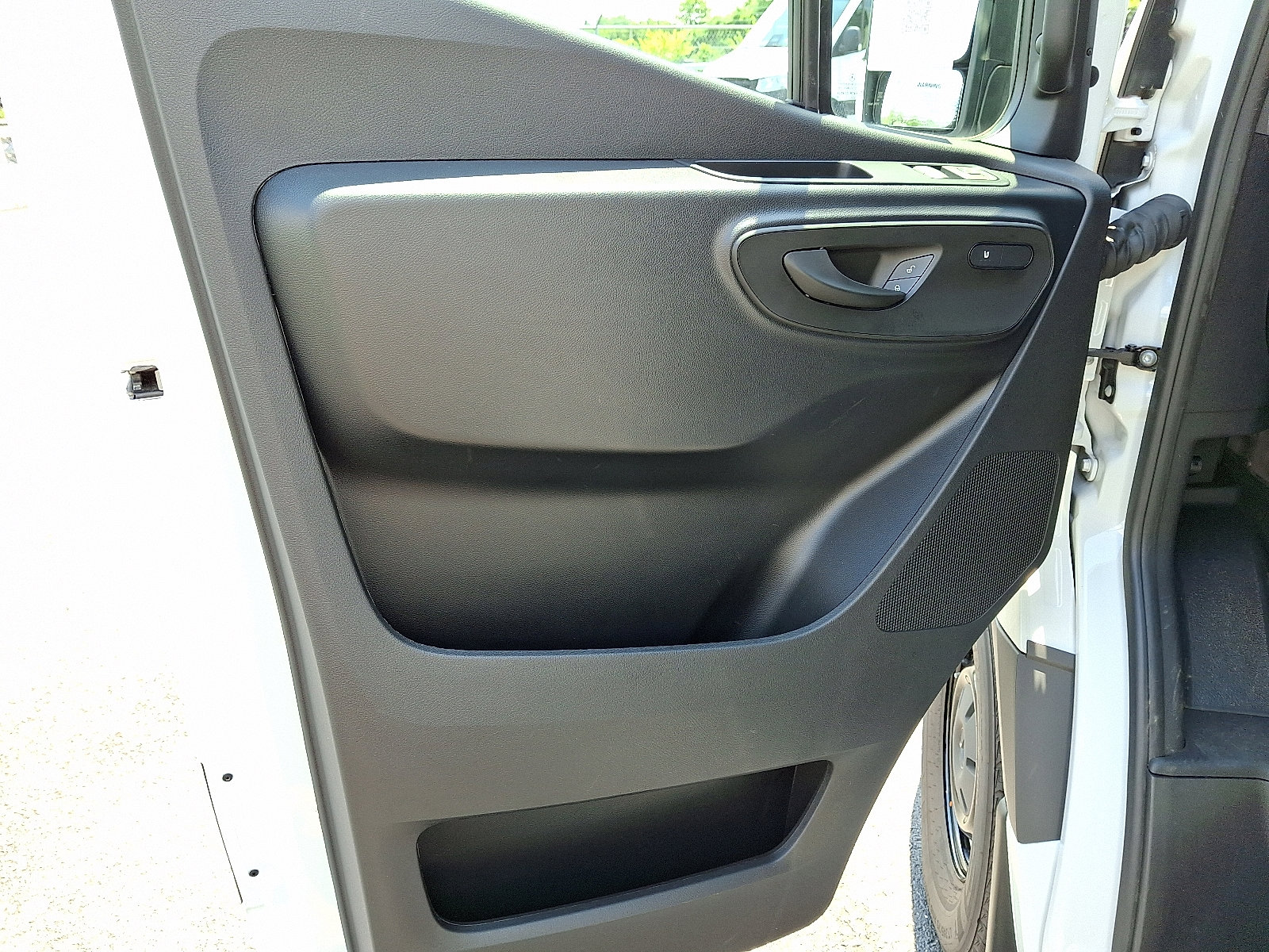 Used 2025 Mercedes-Benz Sprinter 2500 image 14
