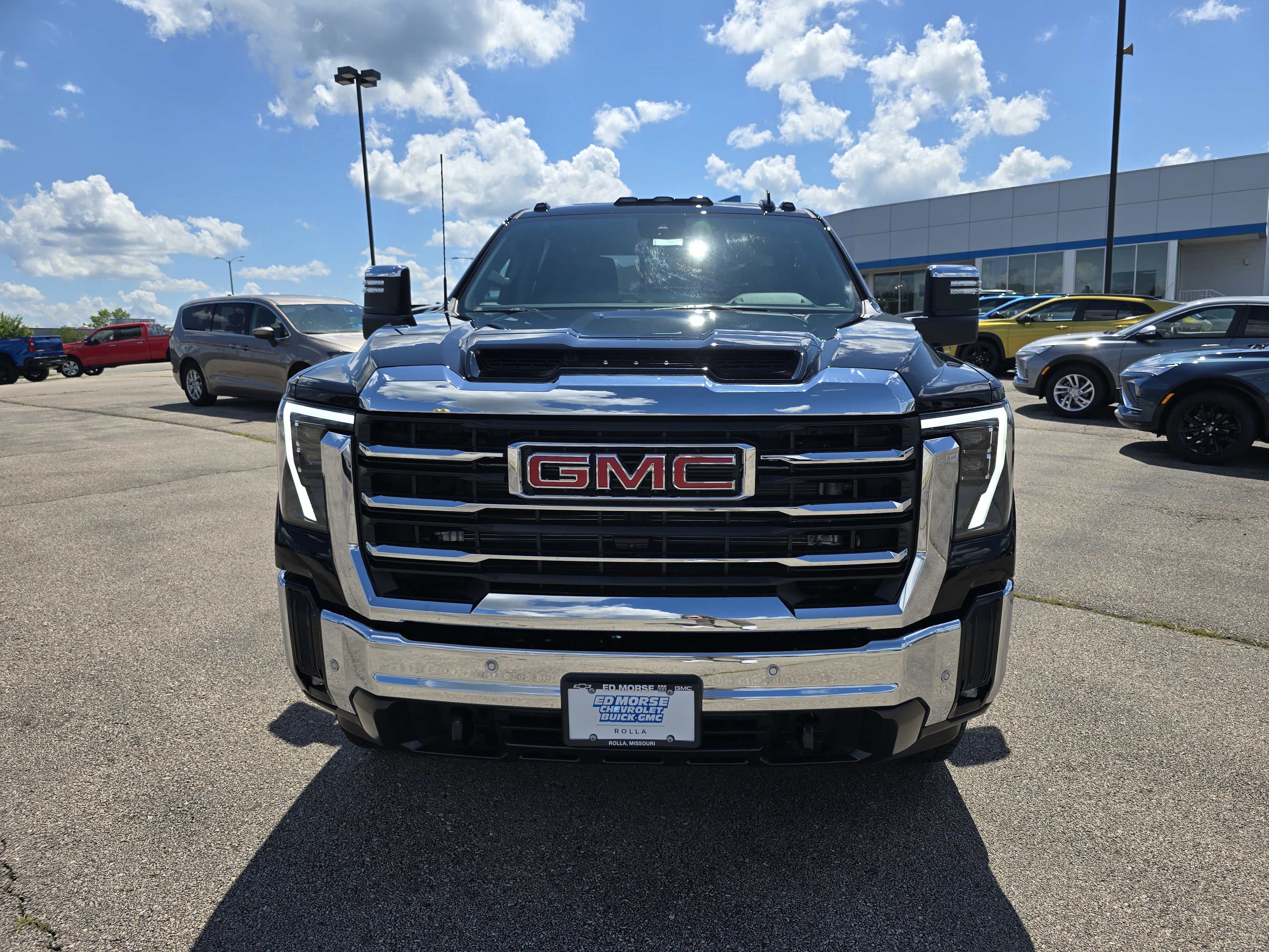 New 2025 GMC Sierra 2500 SLT w/ SLT Convenience Package image 8