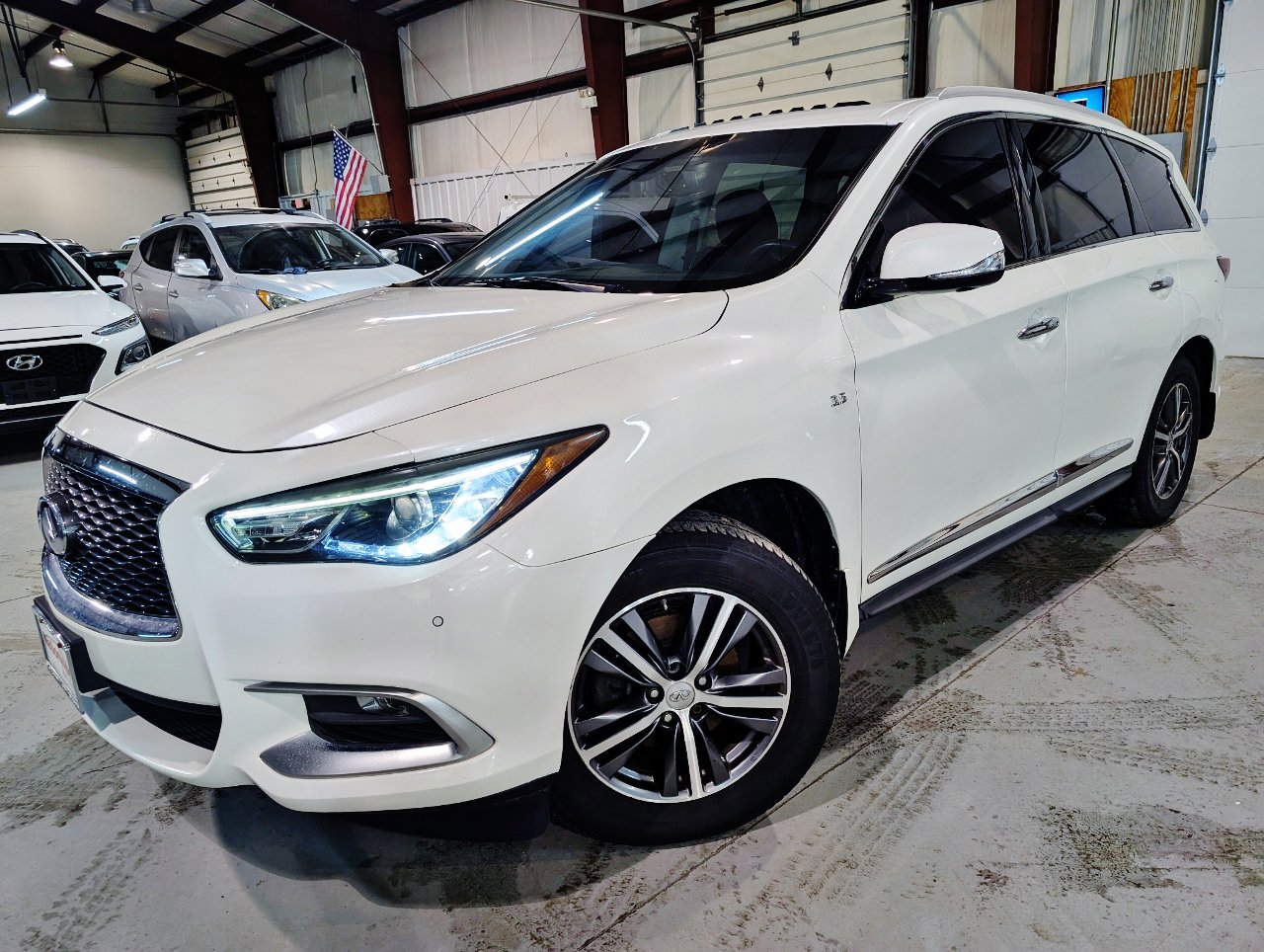 Used 2016 INFINITI QX60 Luxe w/ Premium Plus Package image 1