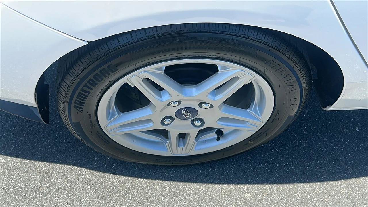 Used 2017 Ford Fiesta SE FWD image 15