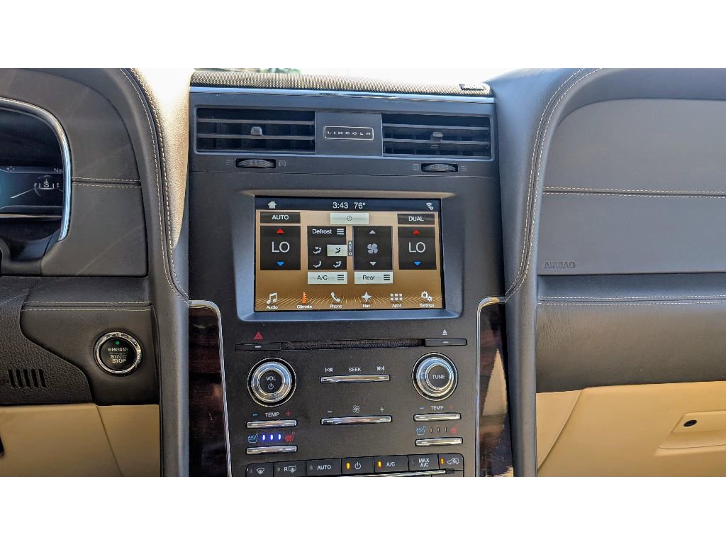 Used 2016 Lincoln Navigator Reserve image 22