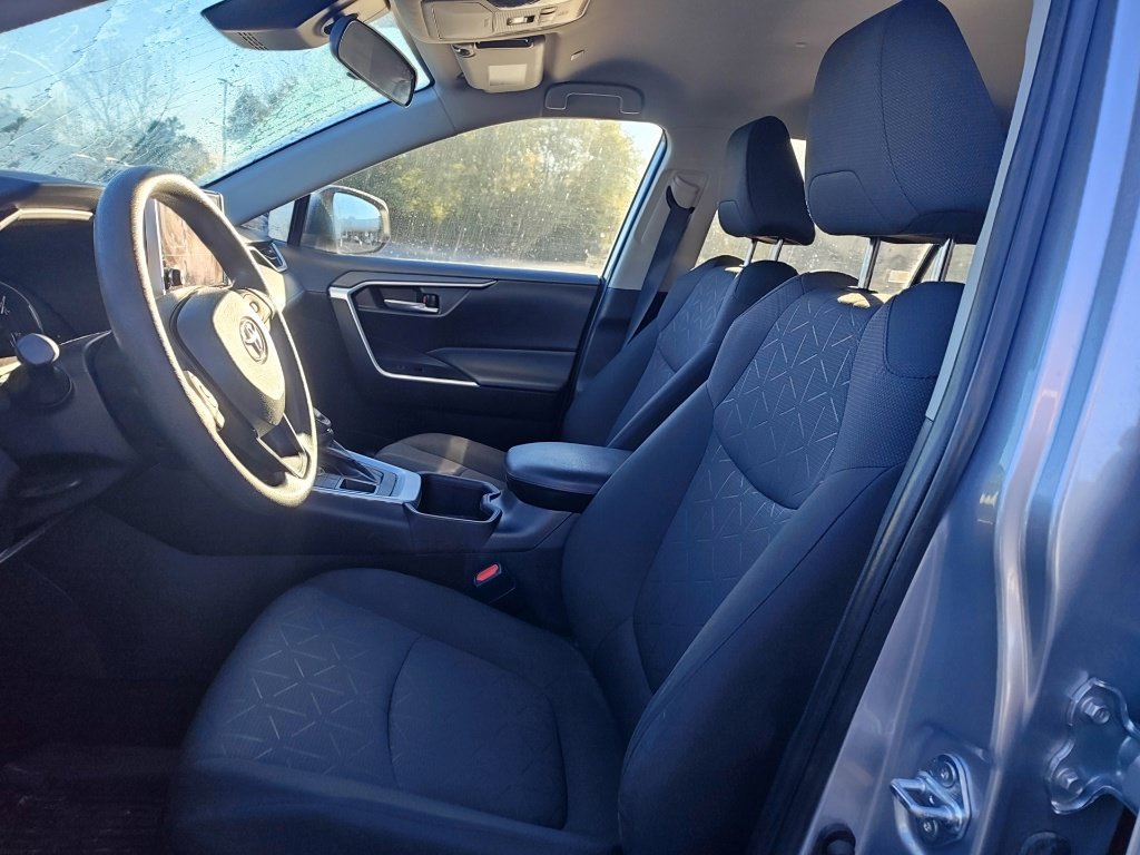 Used 2023 Toyota RAV4 XLE AWD/4WD image 6
