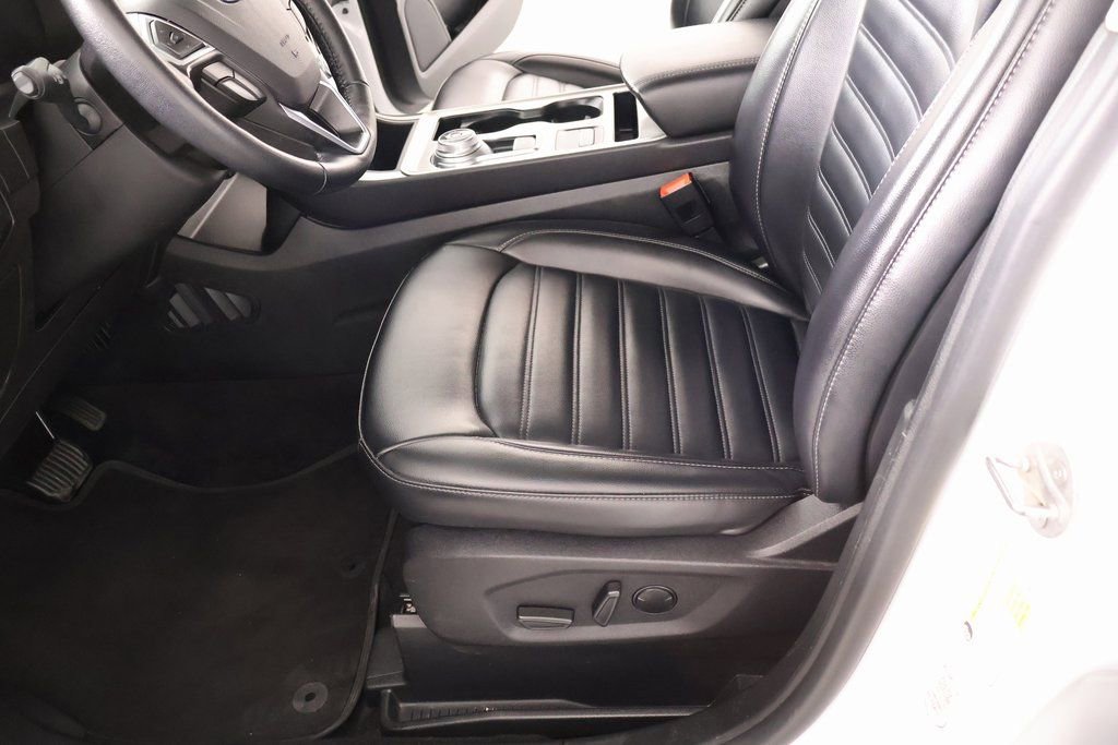 Used 2024 Ford Edge SEL image 11