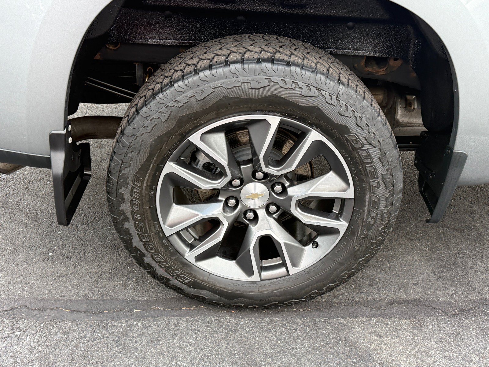 Used 2023 Chevrolet Silverado 1500 LT AWD/4WD image 11