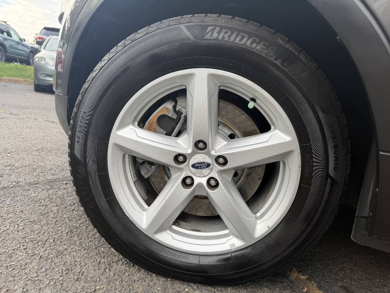 Used 2017 Ford Explorer XLT w/ Equipment Group 202A AWD/4WD image 24
