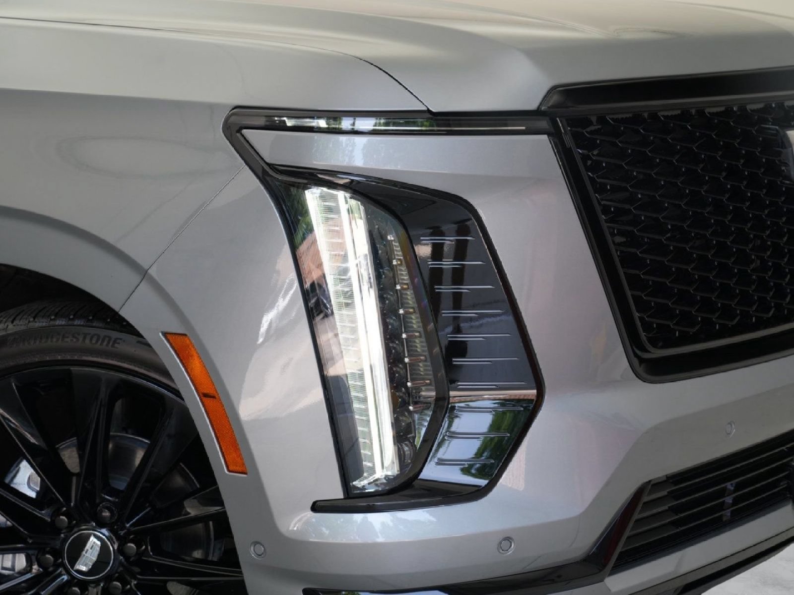 Used 2026 Cadillac Escalade Platinum Sport w/ LPO, ONYX Package AWD/4WD image 6
