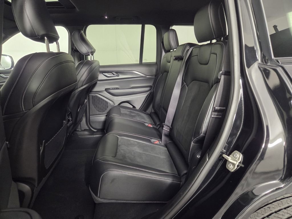 Certified 2024 Jeep Grand Cherokee Altitude image 26