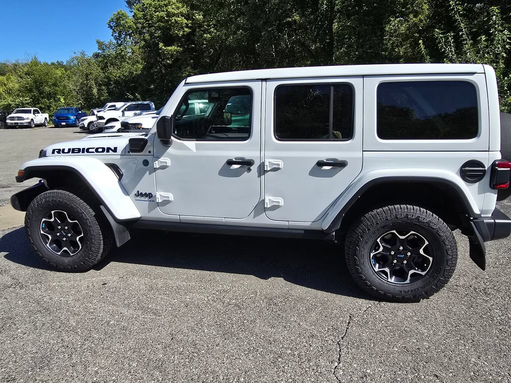 Used 2023 Jeep Wrangler Unlimited Rubicon 4xe w/ Cold Weather Group AWD/4WD image 3