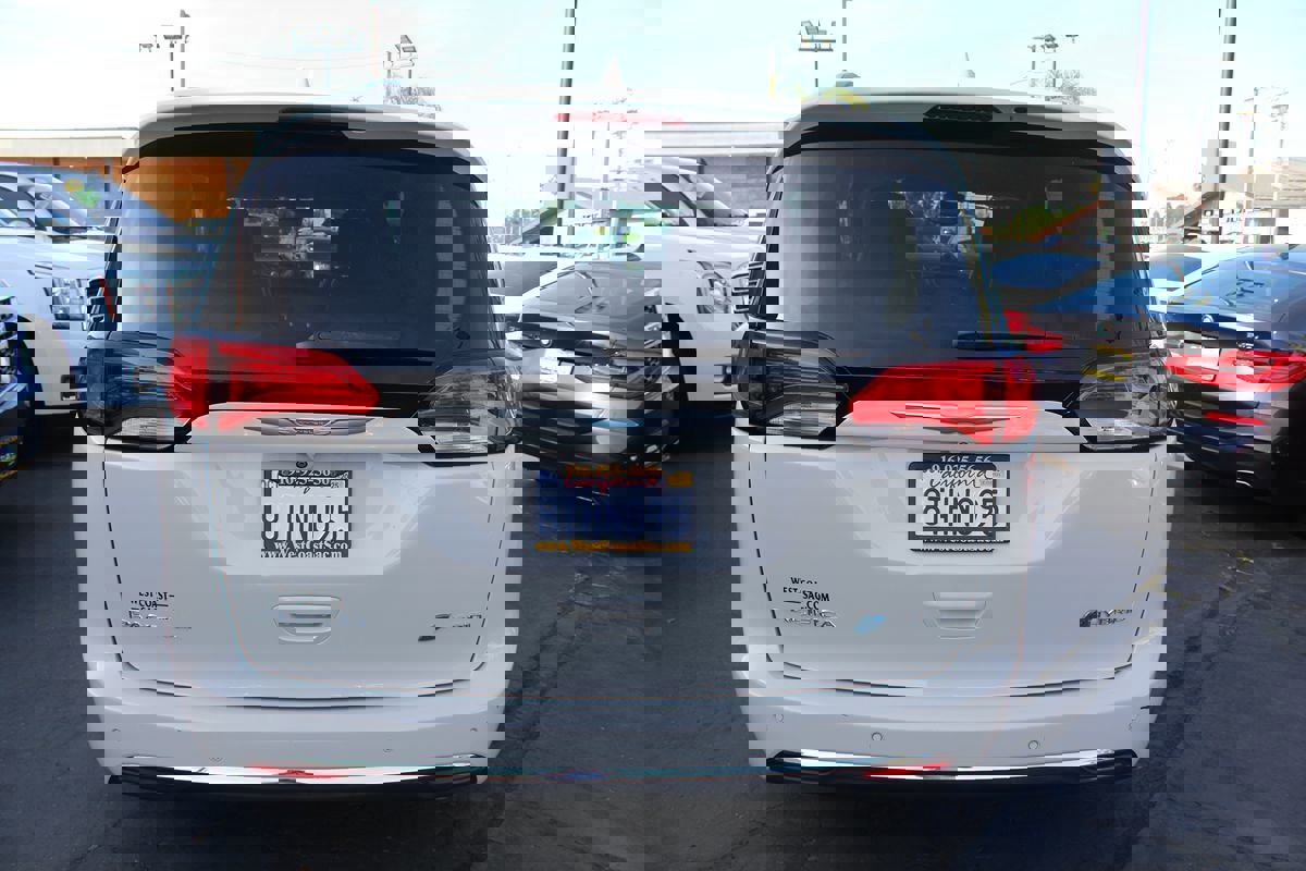 Used 2020 Chrysler Pacifica Limited w/ Advanced Safetytec Group image 6