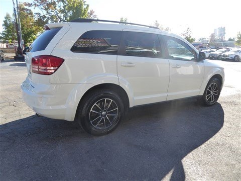 Used 2017 Dodge Journey SE w/ Flexible Seating Group image 6