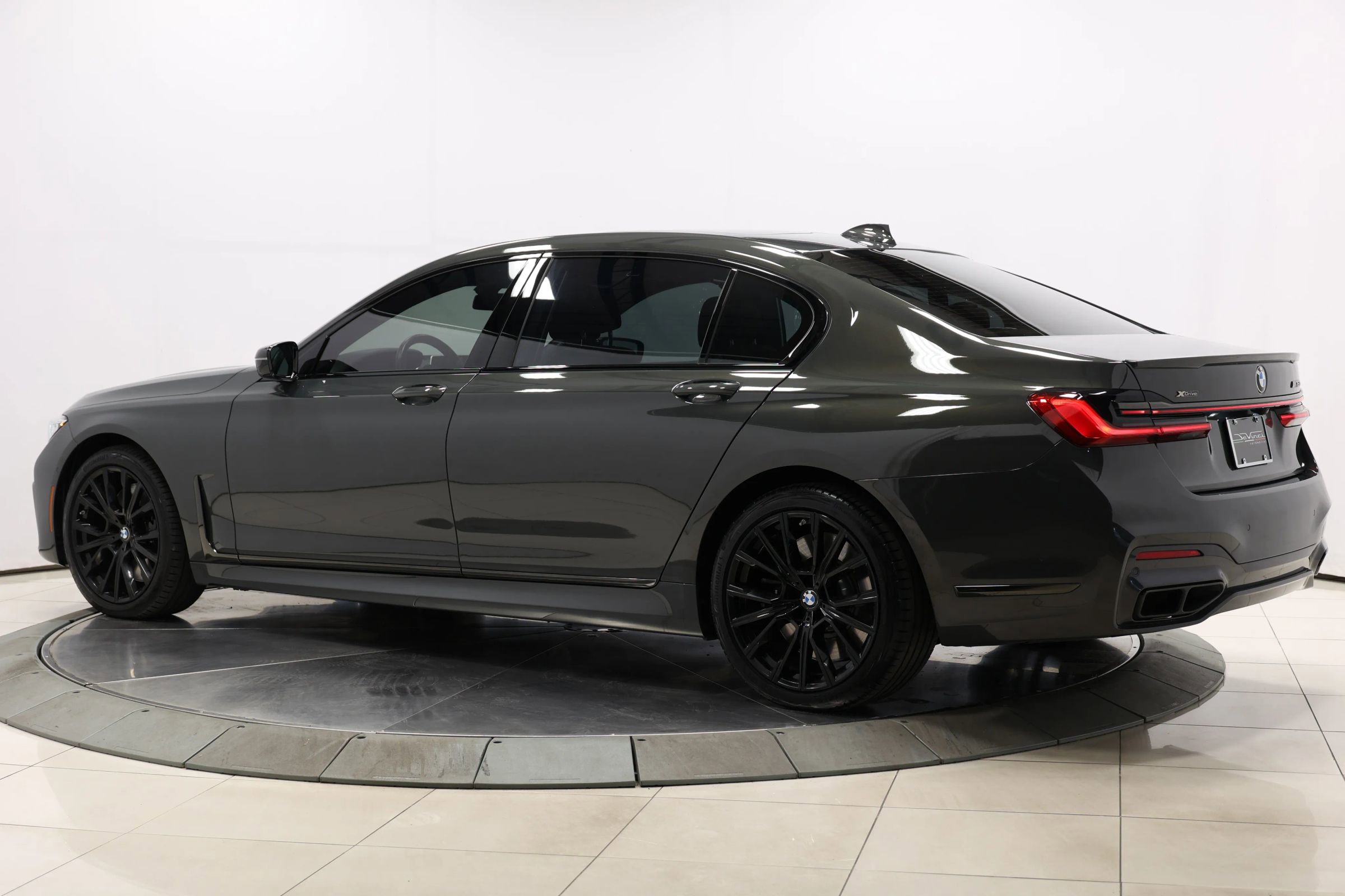 Used 2022 BMW M760i xDrive w/ Luxury Rear Seating Package image 64