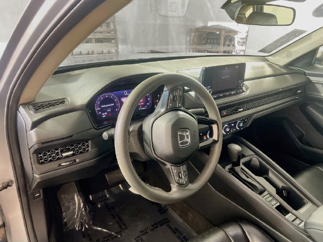 Used 2023 Honda Accord EX image 11