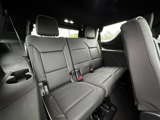 Used 2023 GMC Yukon SLT w/ SLT Premium Package AWD/4WD image 39