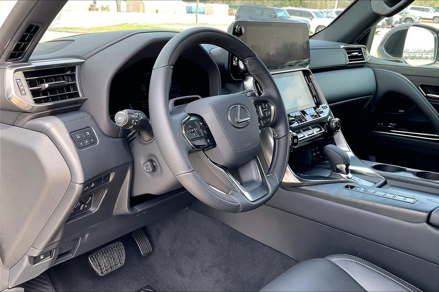 New 2026 Lexus LX 700h Luxury image 10