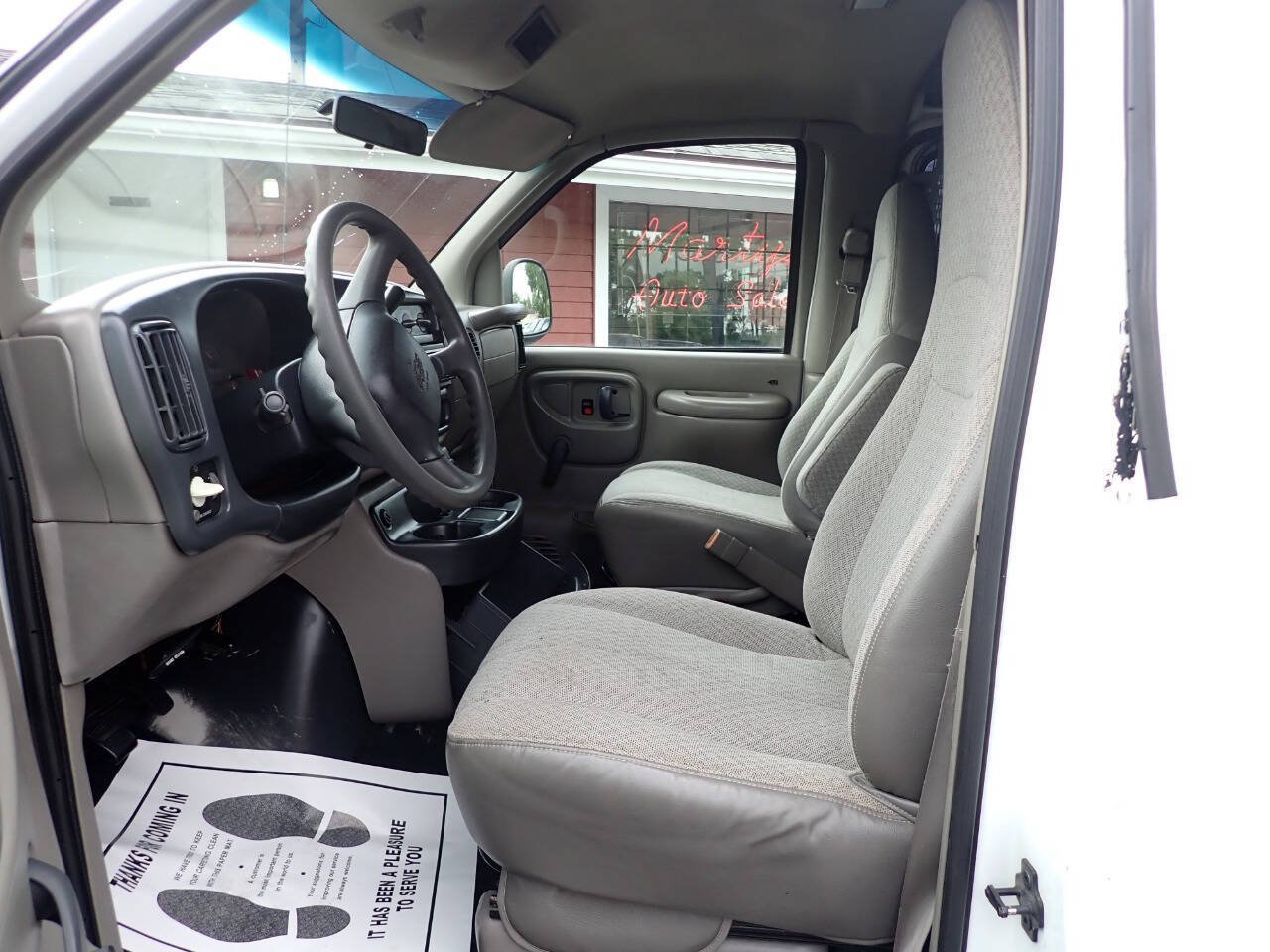 Used 2000 Chevrolet Express 3500 w/ Cold Climate Pkg RWD image 12