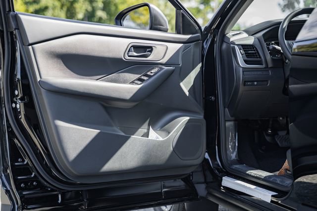 New 2026 Nissan Rogue S image 33