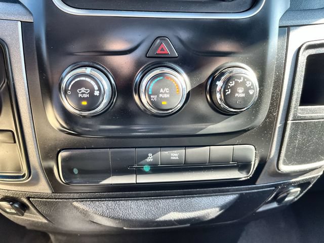 Used 2014 RAM 1500 Express w/ Black Ram 1500 Express Group AWD/4WD image 17