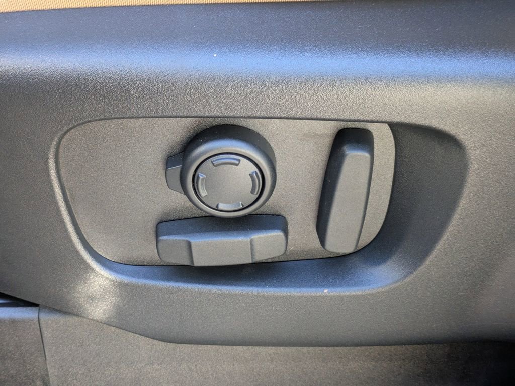 New 2026 Land Rover Discovery Limited Edition image 20